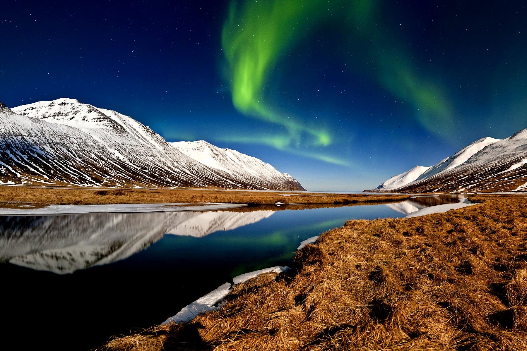 Budget travel group releases Northern Lights programme early for NW travellers | TheBusinessDesk.com